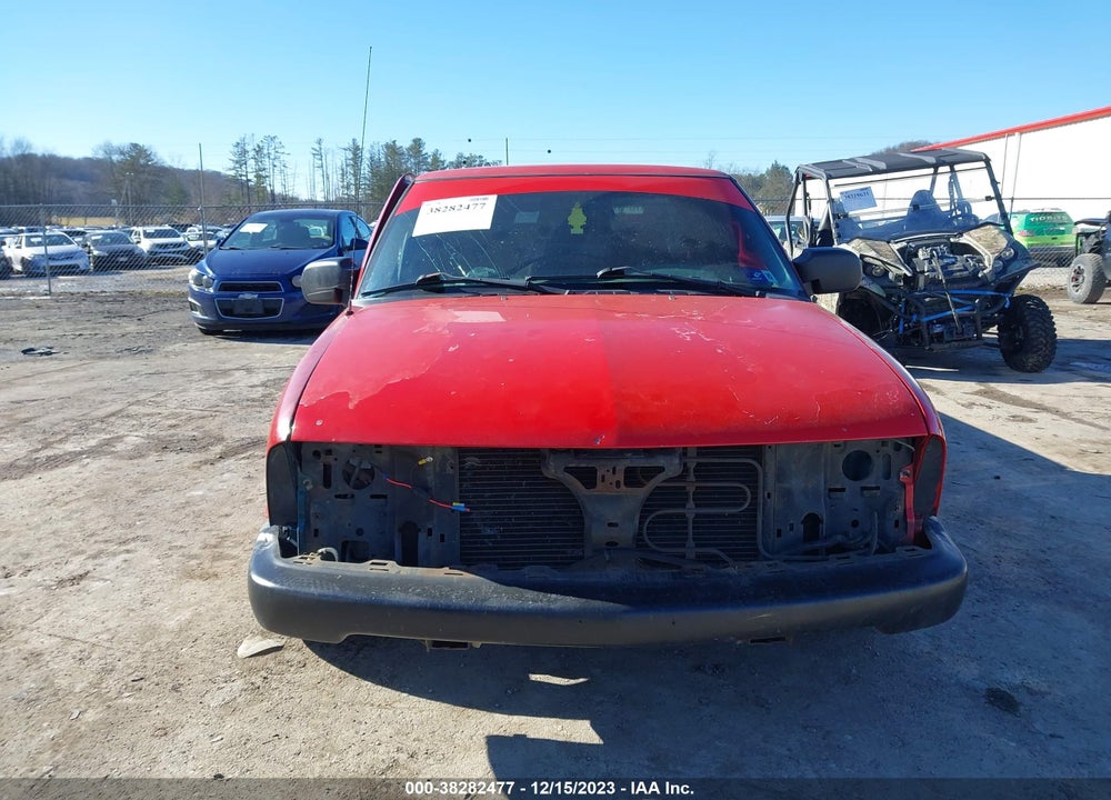 2000 CHEVROLET S-10 LS VIN: 1GCCS1952Y8298446