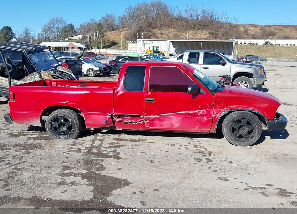 2000 CHEVROLET S-10 LS VIN: 1GCCS1952Y8298446