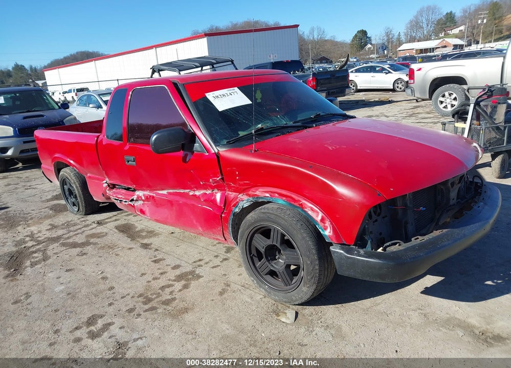 2000 CHEVROLET S-10 LS VIN: 1GCCS1952Y8298446