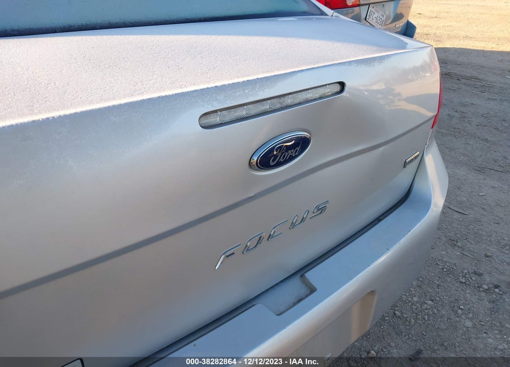 2010 FORD FOCUS SEL VIN: 1FAHP3HN7AW172076