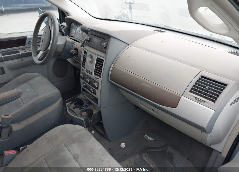 2010 CHRYSLER TOWN & COUNTRY TOURING VIN: 2A4RR5D18AR198714