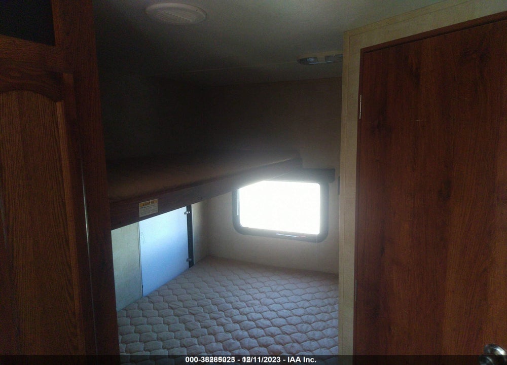 2015 KEYSTONE HIDEOUT VIN: 4YDT21T28FN203138