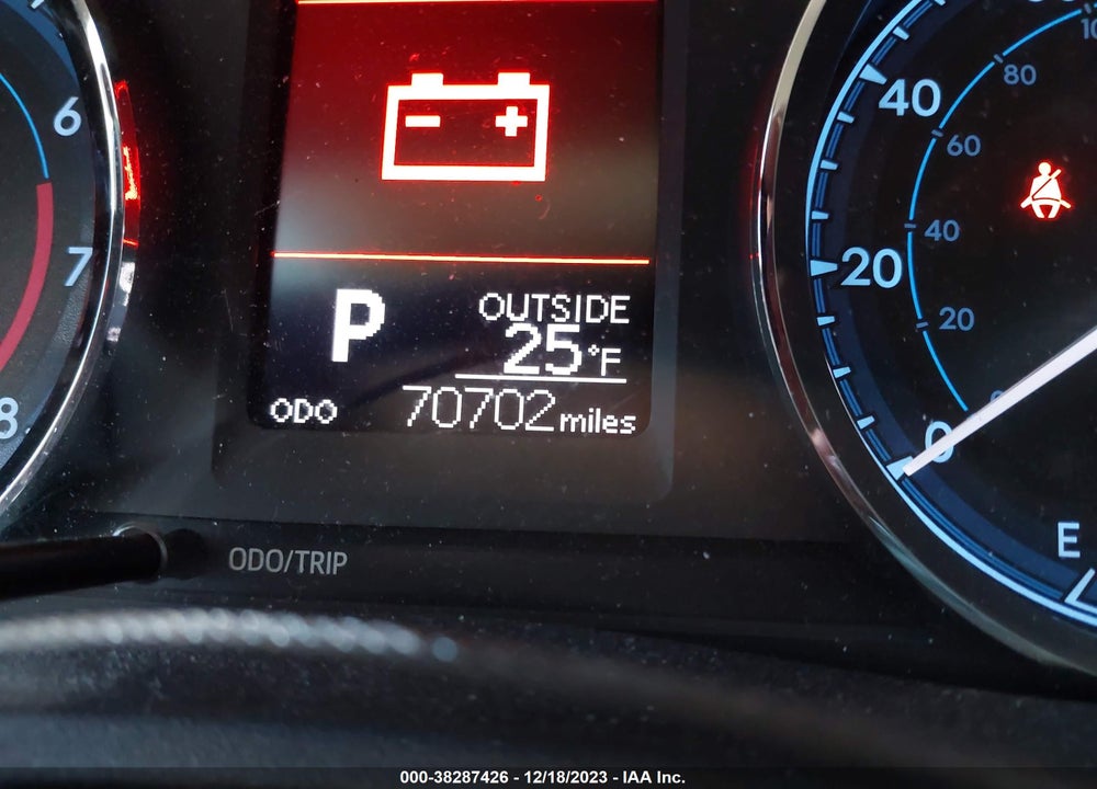 2019 TOYOTA COROLLA LE VIN: 2T1BURHE7KC148978