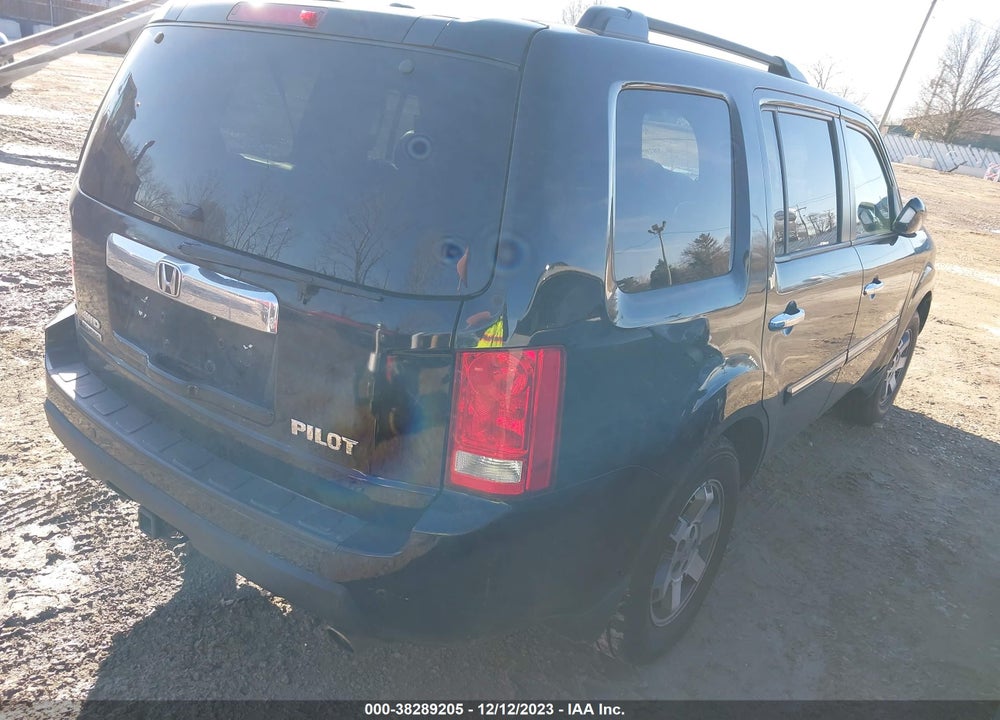 2010 HONDA PILOT TOURING VIN: 5FNYF4H85AB031685