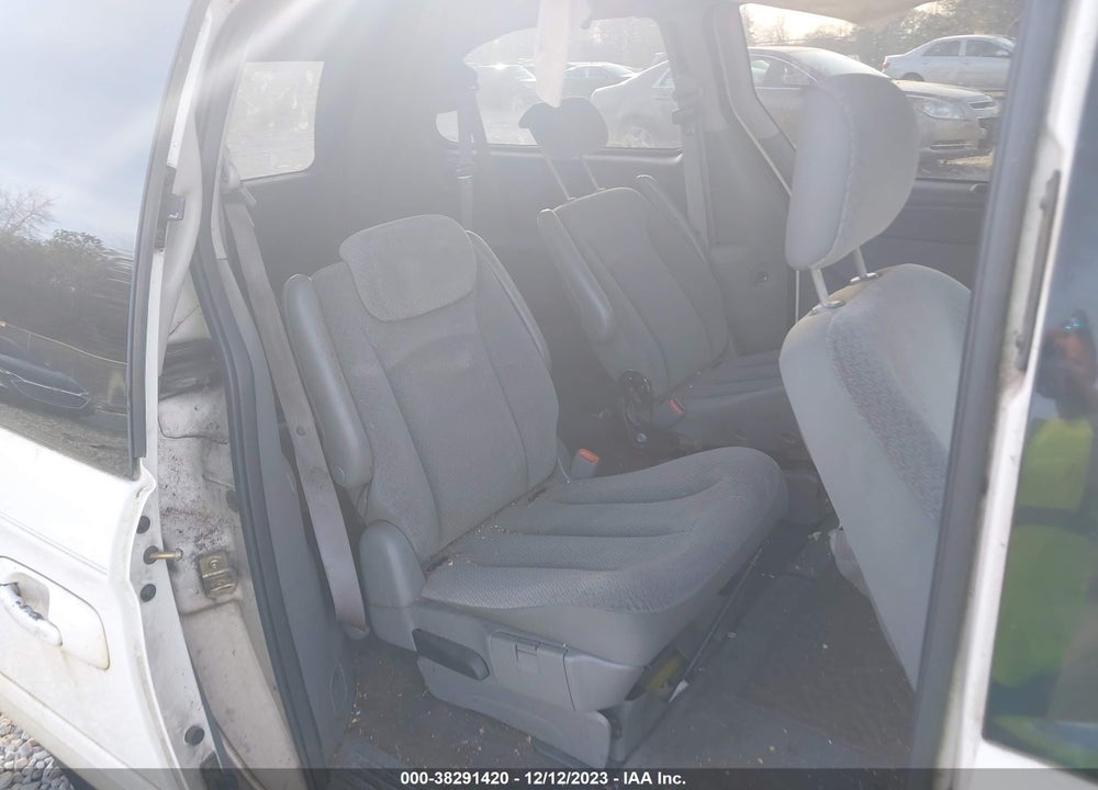 2006 CHRYSLER TOWN & COUNTRY LX VIN: 1A4GP44R76B613489