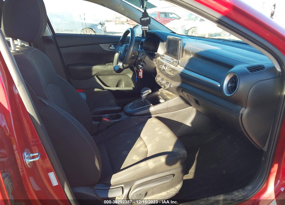 2021 KIA FORTE LXS VIN: 3KPF24AD3ME335084
