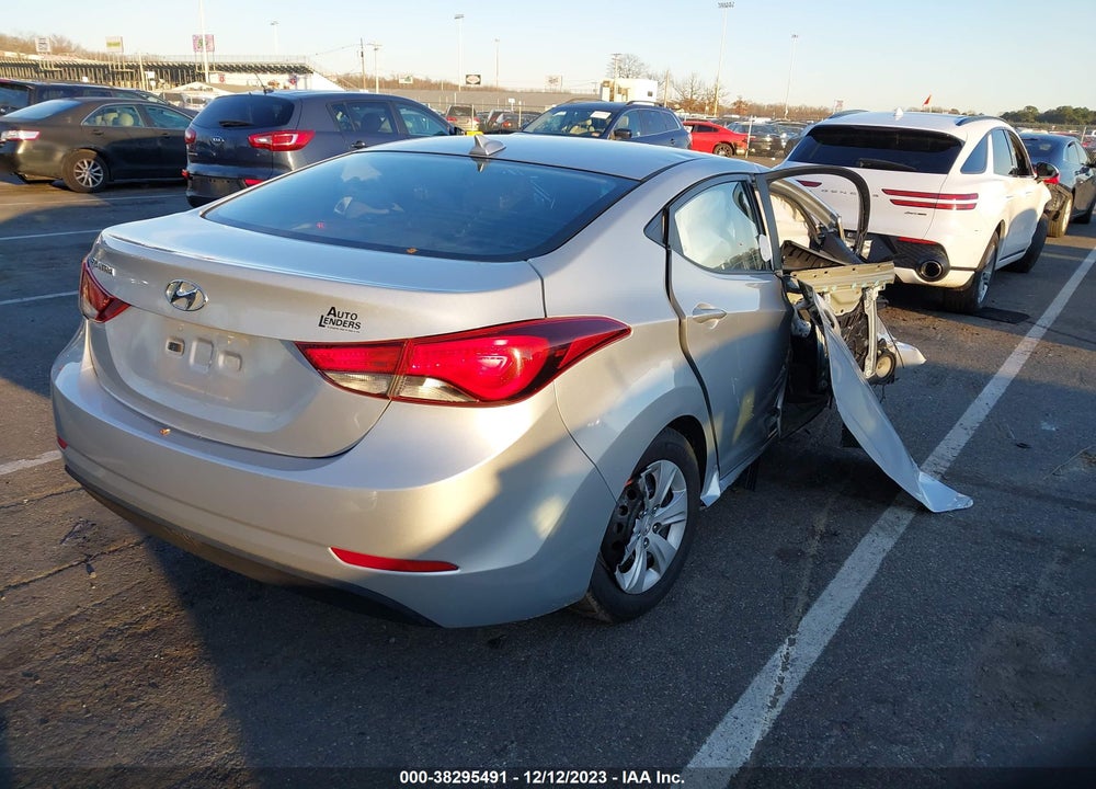 2016 HYUNDAI ELANTRA SE VIN: 5NPDH4AE5GH676145