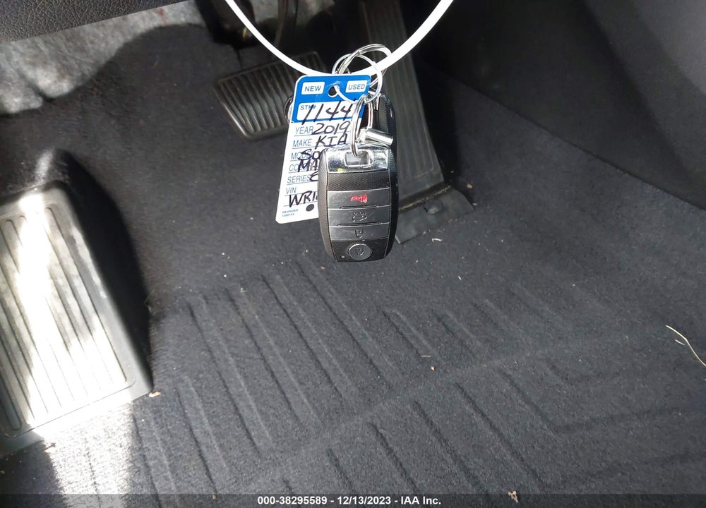 2019 KIA SORENTO 3.3L EX VIN: 5XYPHDA5XKG515657