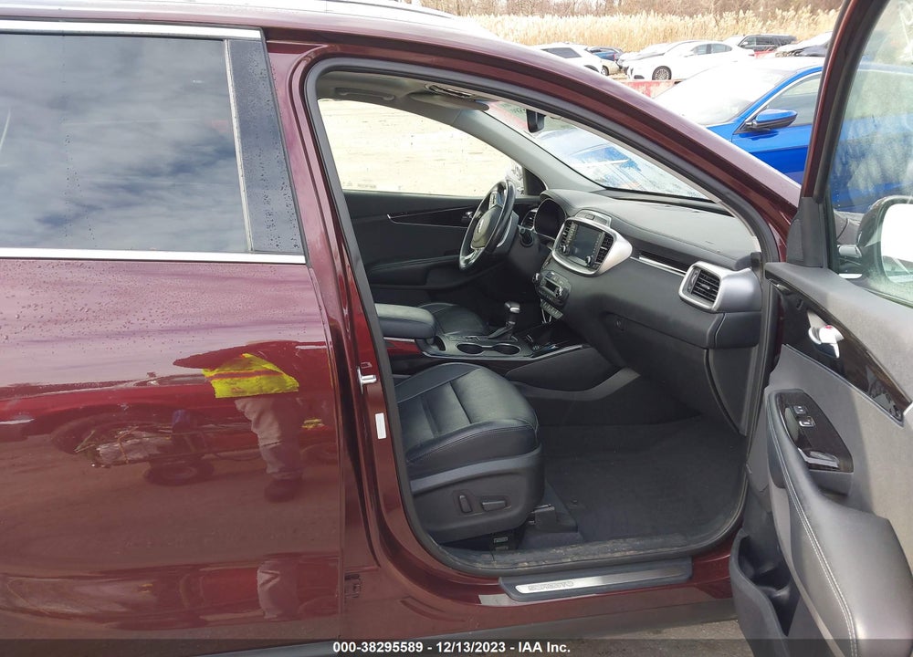 2019 KIA SORENTO 3.3L EX VIN: 5XYPHDA5XKG515657