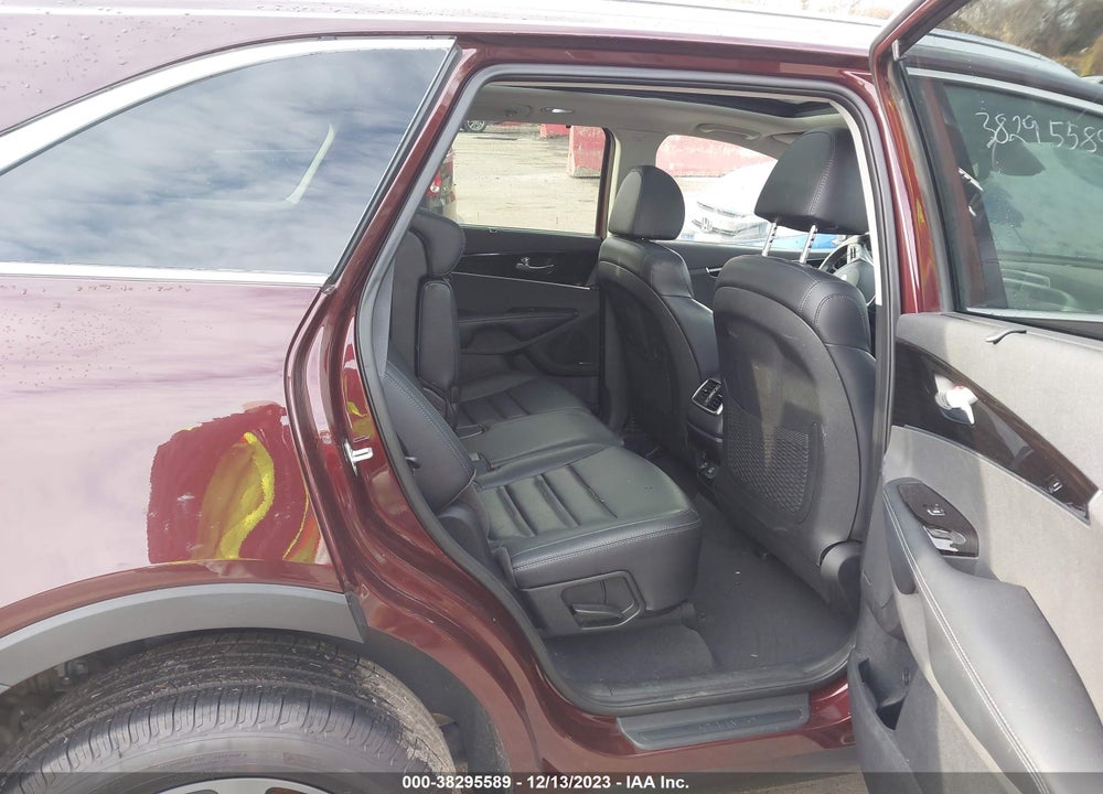 2019 KIA SORENTO 3.3L EX VIN: 5XYPHDA5XKG515657