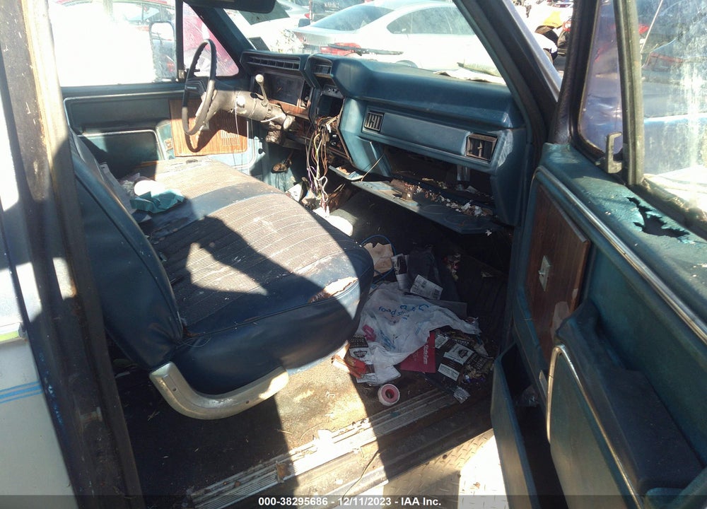 1984 FORD F250 VIN: 1FTHX2518EKA58834