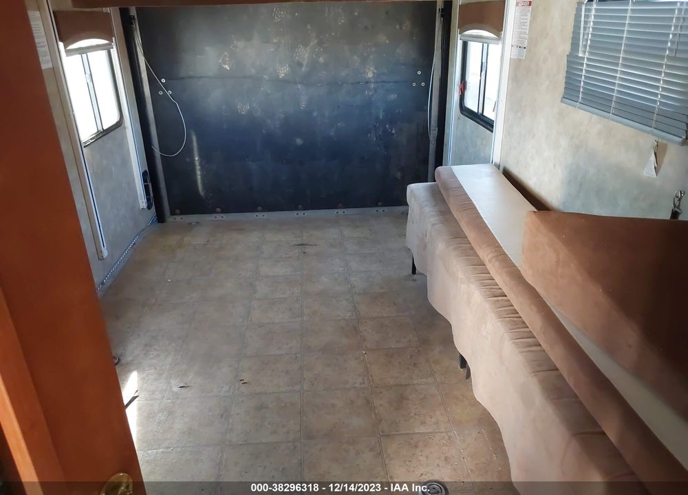 2011 OTHER --- VIN: 5UEFG3427BN001128
