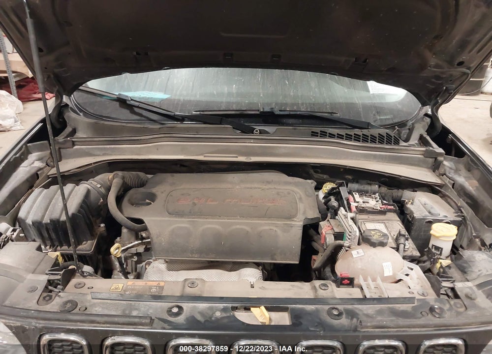 2017 JEEP RENEGADE LATITUDE 4X4 VIN: ZACCJBBB8HPF36172