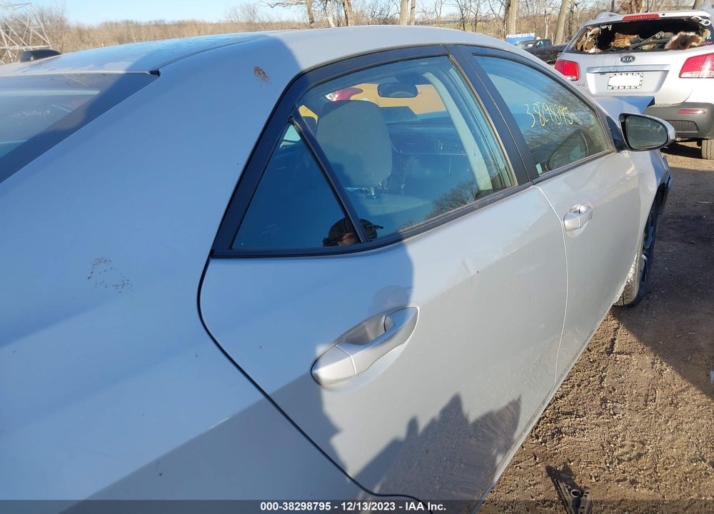 2018 TOYOTA COROLLA LE VIN: 2T1BURHE6JC060504