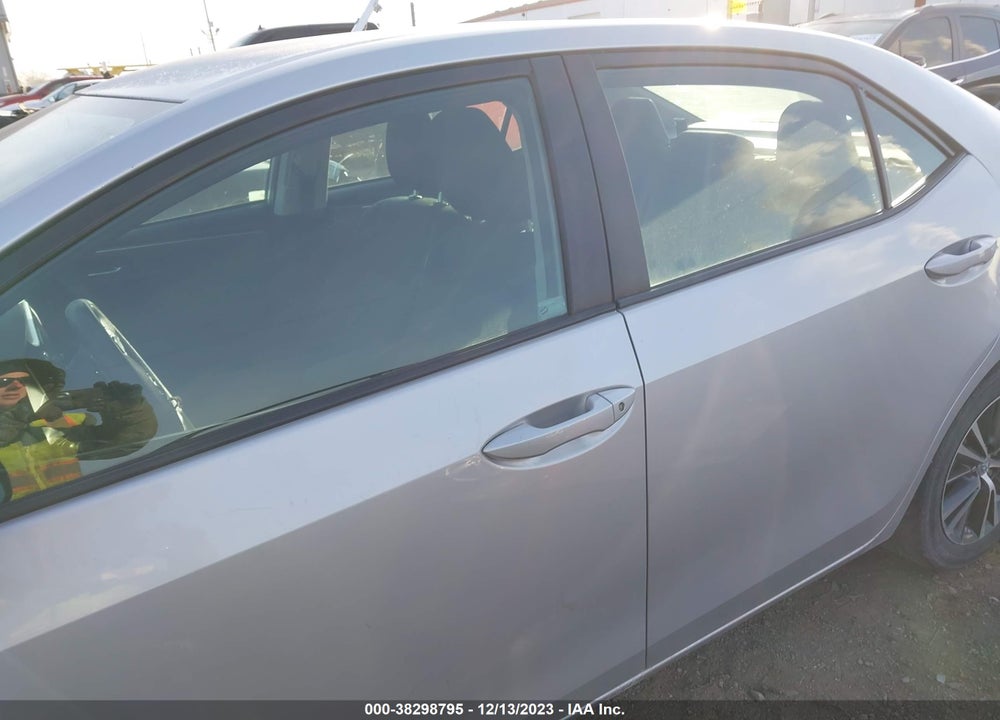 2018 TOYOTA COROLLA LE VIN: 2T1BURHE6JC060504