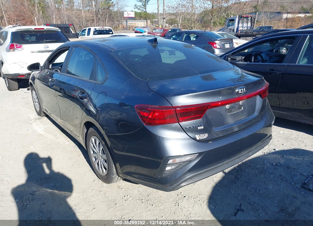 2021 KIA FORTE FE VIN: 3KPF24AD8ME275013