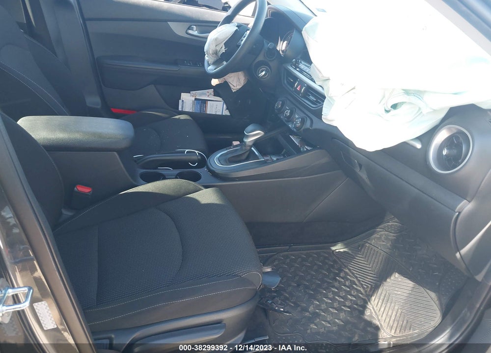 2021 KIA FORTE FE VIN: 3KPF24AD8ME275013