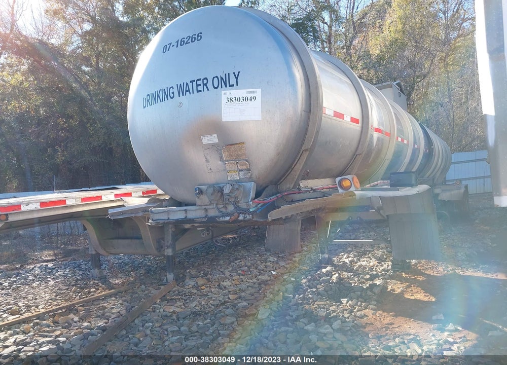2017 BRENNER TANK INC TANK VIN: 10BAB6238HF0D4121