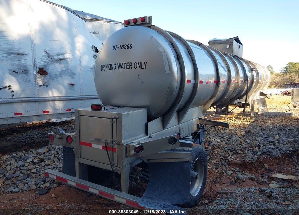 2017 BRENNER TANK INC TANK VIN: 10BAB6238HF0D4121