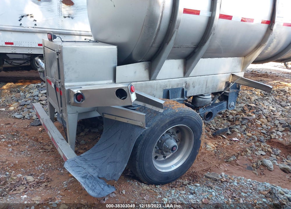 2017 BRENNER TANK INC TANK VIN: 10BAB6238HF0D4121