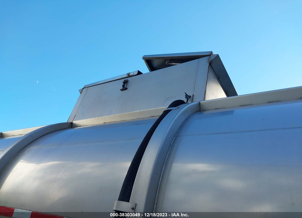 2017 BRENNER TANK INC TANK VIN: 10BAB6238HF0D4121