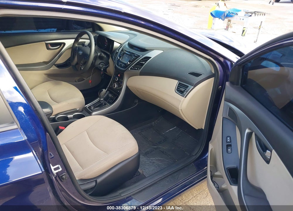 2014 HYUNDAI ELANTRA VIN: 5NPDH4AE3EH460128