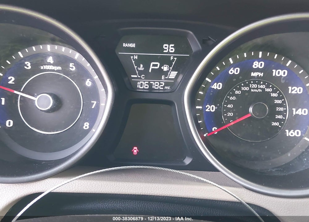 2014 HYUNDAI ELANTRA VIN: 5NPDH4AE3EH460128