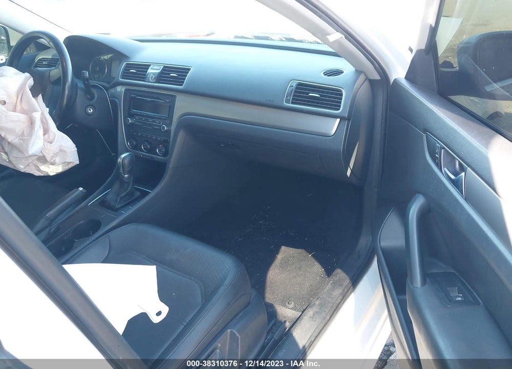 2014 VOLKSWAGEN PASSAT 1.8T WOLFSBURG EDITION VIN: 1VWAS7A33EC033335