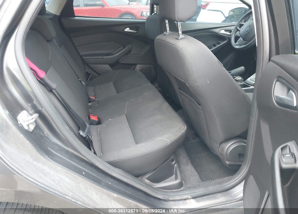 2018 FORD FOCUS SE VIN: 1FADP3FE7JL331777