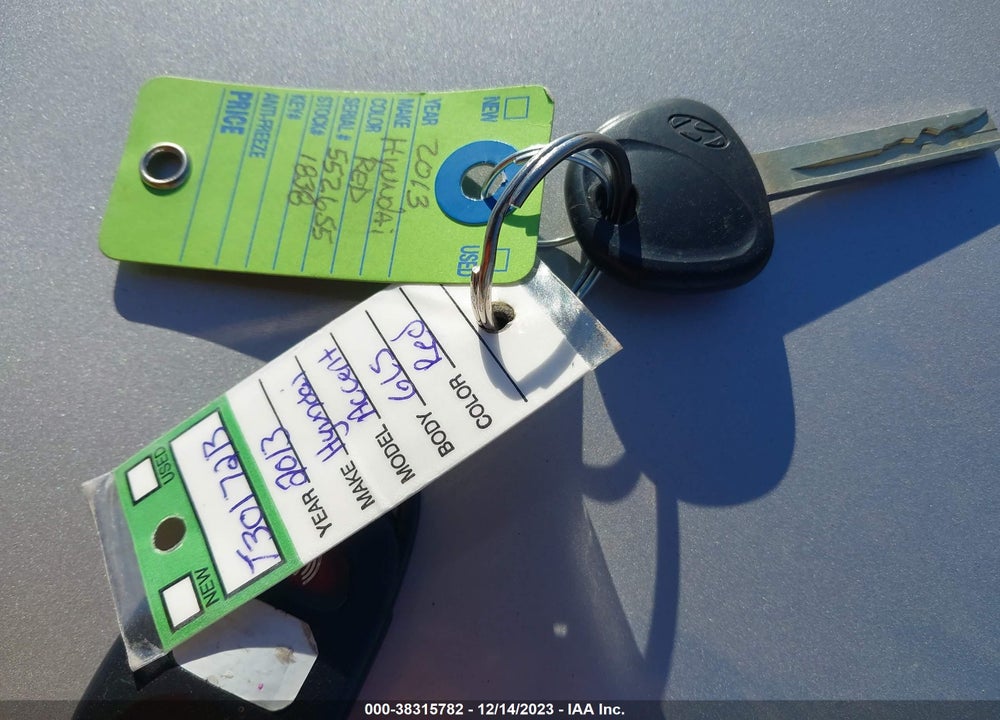 2013 HYUNDAI ACCENT GLS VIN: KMHCT4AE1DU552655