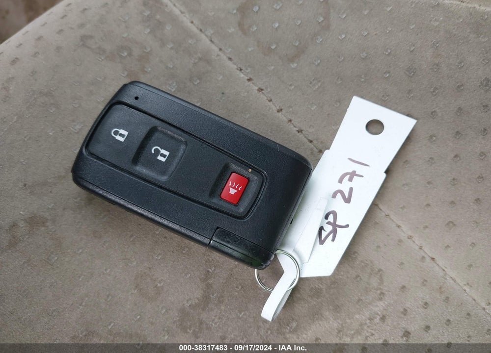 2005 TOYOTA PRIUS VIN: JTDKB22U753030035