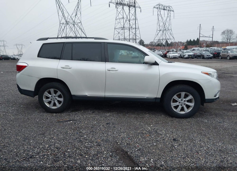 2013 TOYOTA HIGHLANDER BASE PLUS V6 VIN: 5TDBK3EH8DS270308