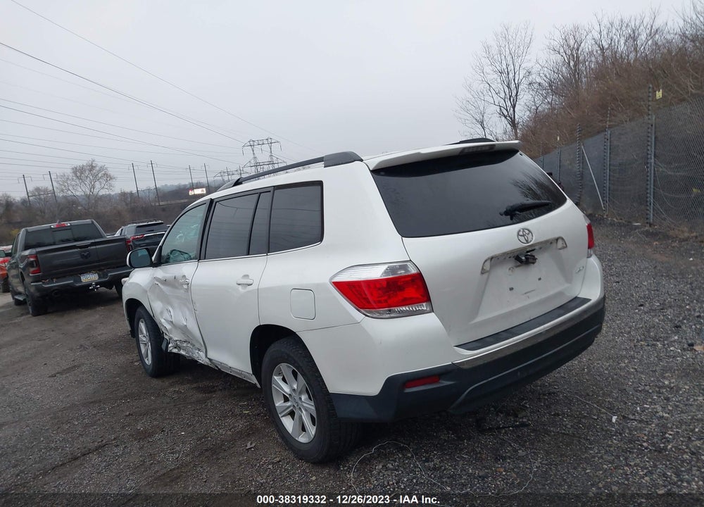 2013 TOYOTA HIGHLANDER BASE PLUS V6 VIN: 5TDBK3EH8DS270308