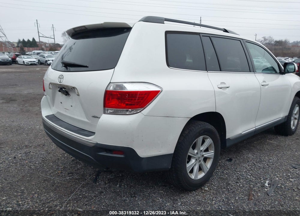 2013 TOYOTA HIGHLANDER BASE PLUS V6 VIN: 5TDBK3EH8DS270308