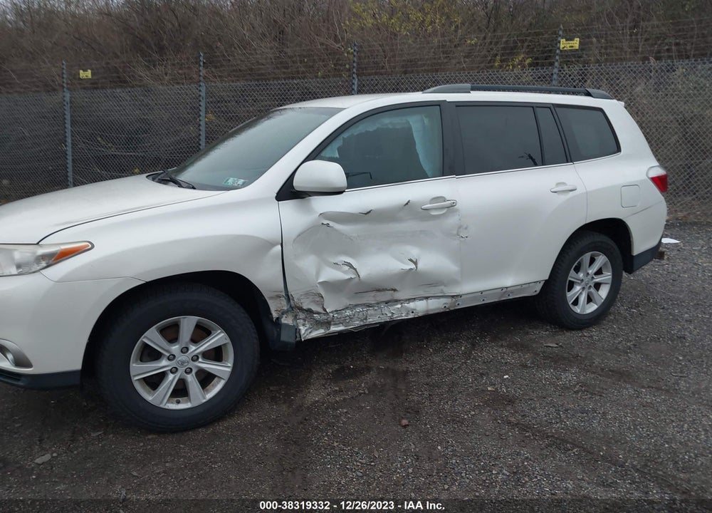 2013 TOYOTA HIGHLANDER BASE PLUS V6 VIN: 5TDBK3EH8DS270308