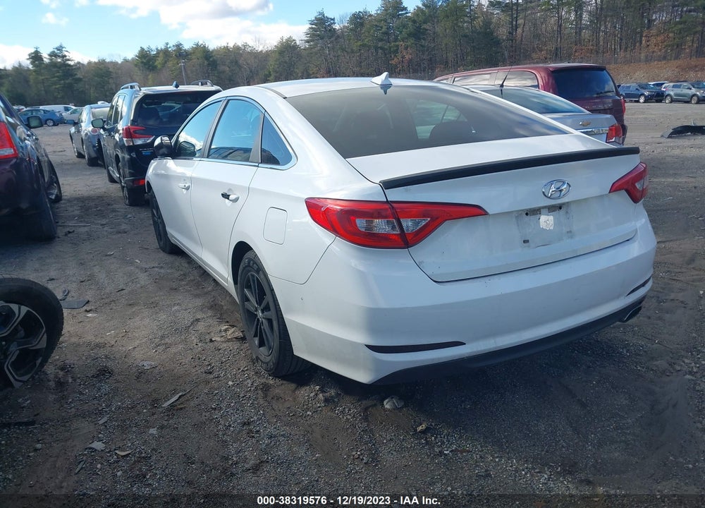2015 HYUNDAI SONATA SE VIN: 5NPE24AF2FH075532