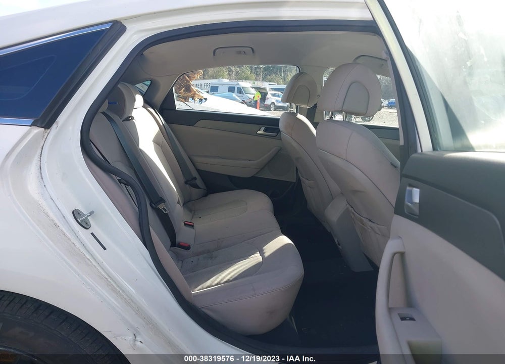 2015 HYUNDAI SONATA SE VIN: 5NPE24AF2FH075532