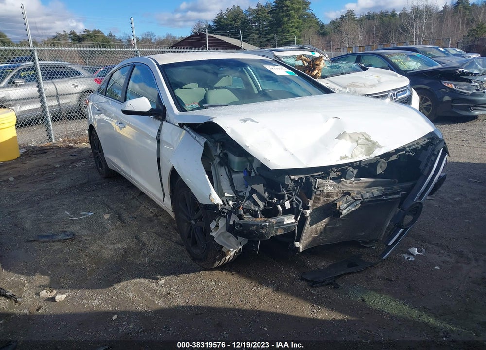 2015 HYUNDAI SONATA SE VIN: 5NPE24AF2FH075532