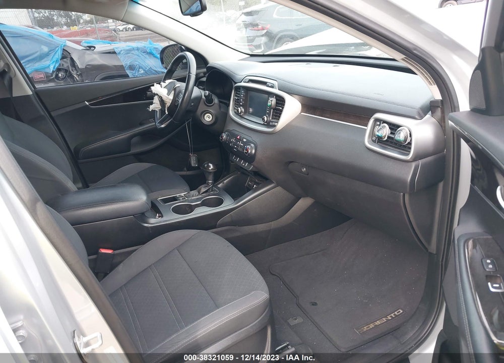 2017 KIA SORENTO 2.4L LX VIN: 5XYPG4A32HG246967