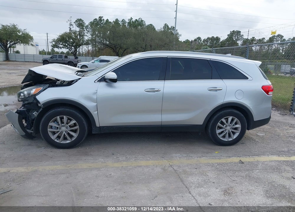 2017 KIA SORENTO 2.4L LX VIN: 5XYPG4A32HG246967
