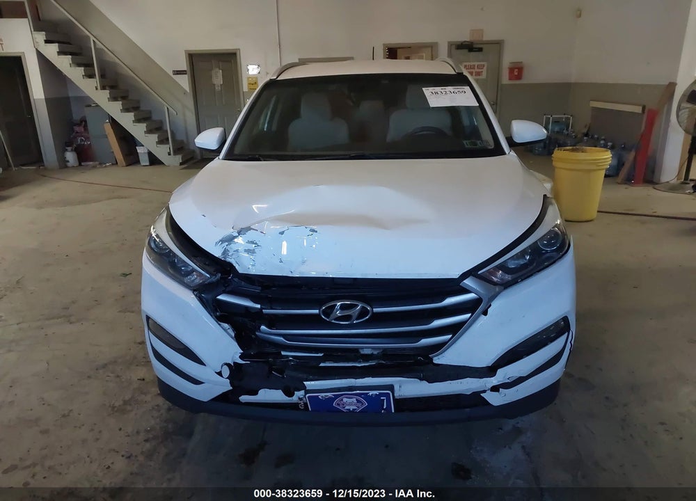 2017 HYUNDAI TUCSON SE VIN: KM8J33A40HU383372