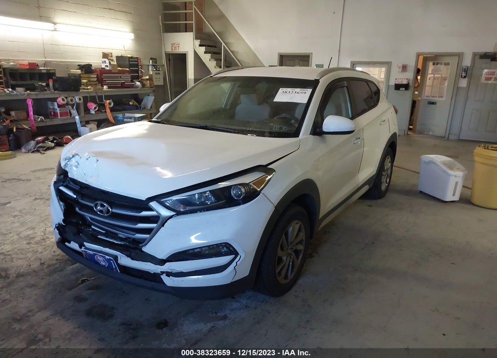2017 HYUNDAI TUCSON SE VIN: KM8J33A40HU383372