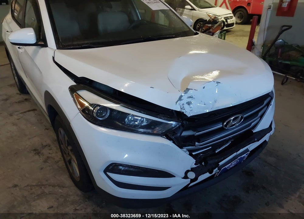2017 HYUNDAI TUCSON SE VIN: KM8J33A40HU383372