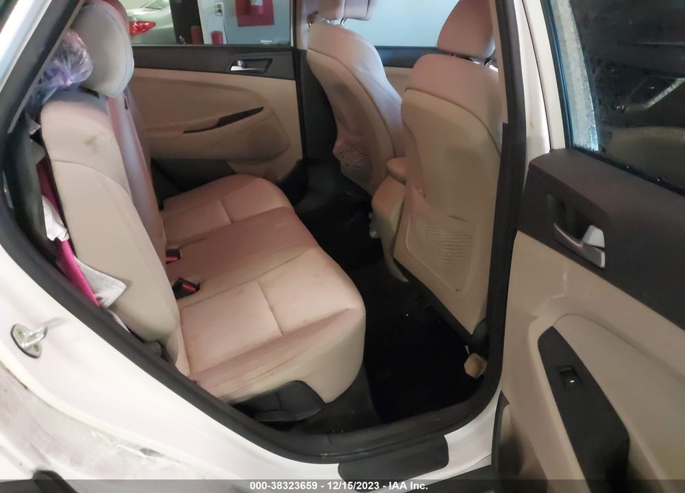 2017 HYUNDAI TUCSON SE VIN: KM8J33A40HU383372