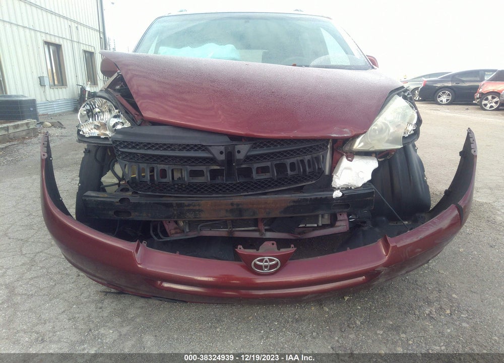 2004 TOYOTA SIENNA VIN: 5TDZA22C74S166994