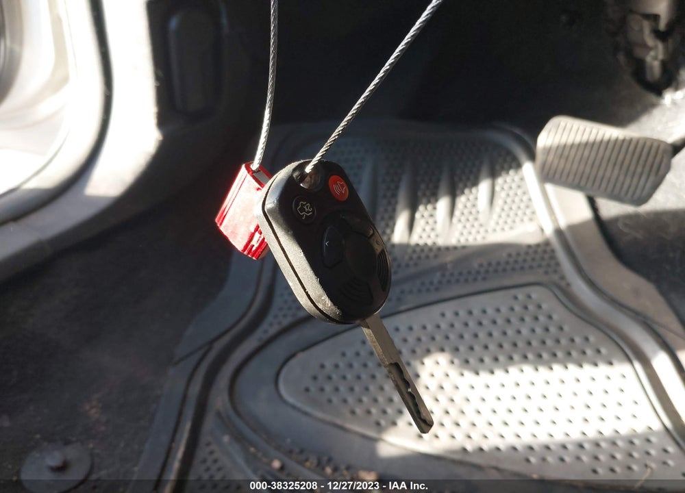 2013 FORD FOCUS SE VIN: 1FADP3K27DL212353