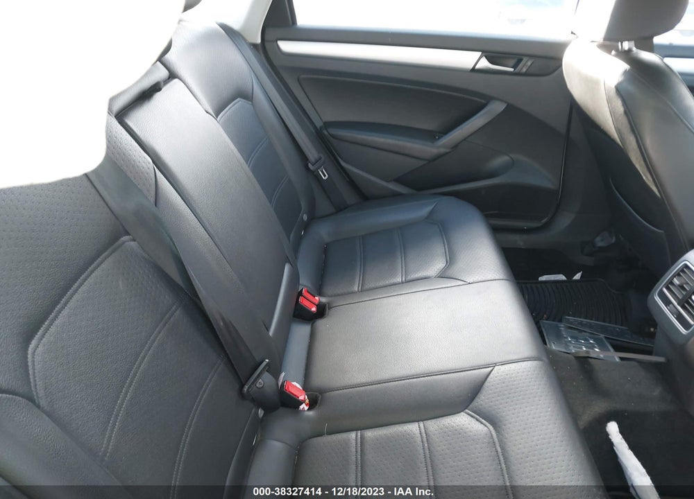 2013 VOLKSWAGEN PASSAT VIN: 1VWBP7A34DC124652
