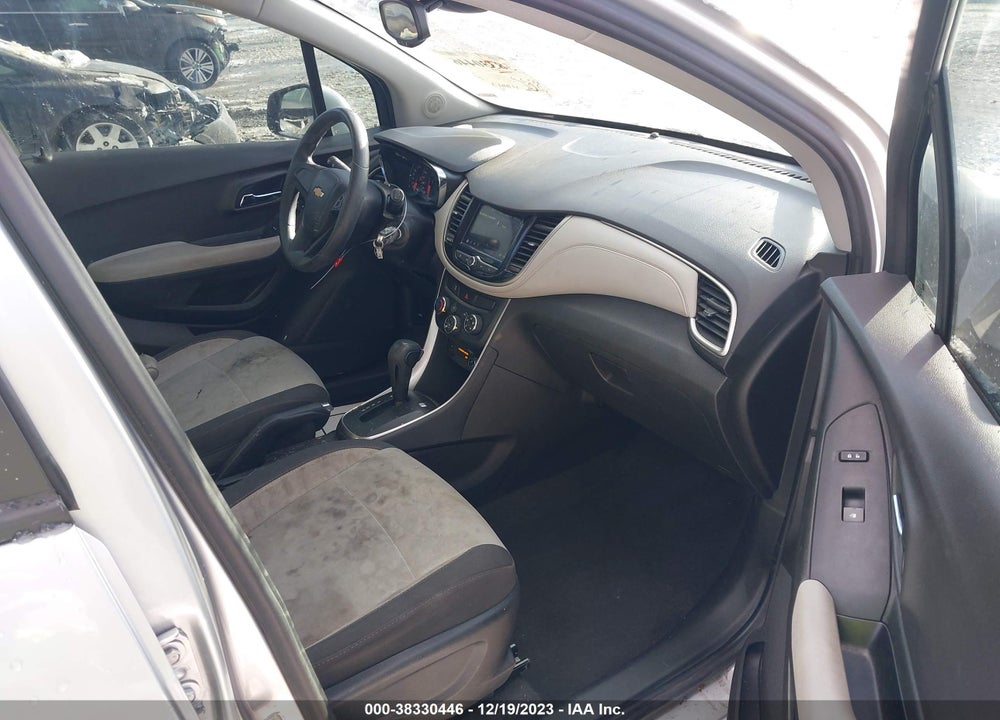 2018 CHEVROLET TRAX LS VIN: 3GNCJKSB8JL333921