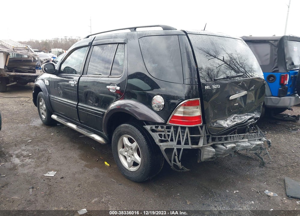 2000 MERCEDES-BENZ ML 320 VIN: 4JGAB54E5YA155906