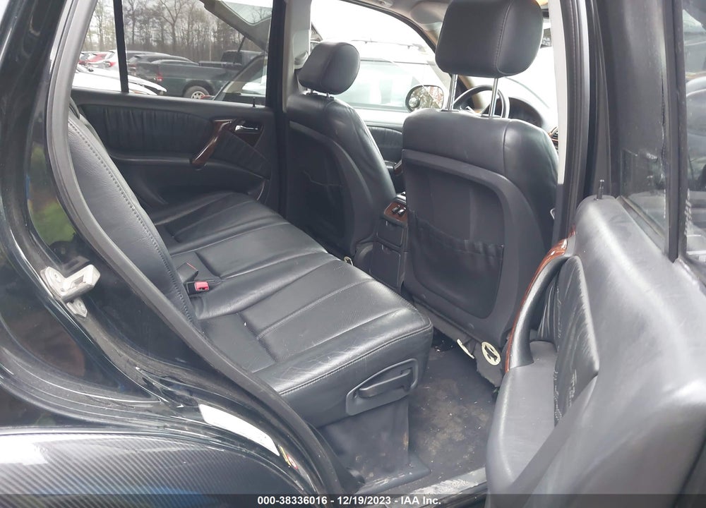 2000 MERCEDES-BENZ ML 320 VIN: 4JGAB54E5YA155906